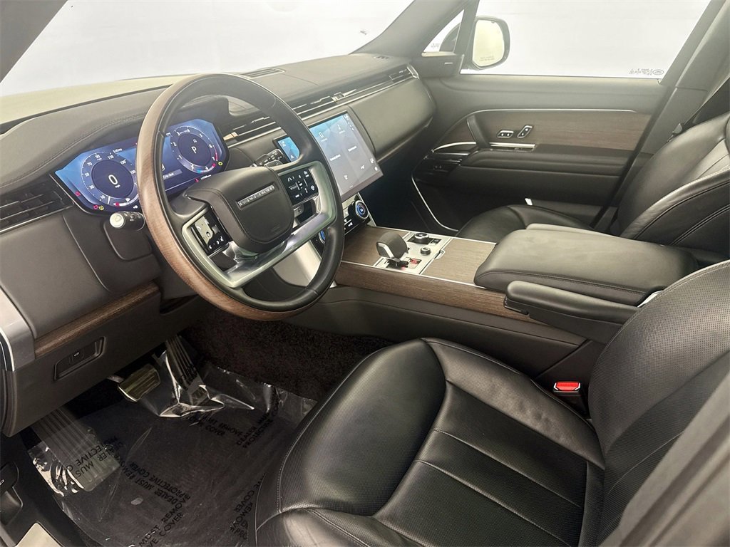 Used 2023 Land Rover Range Rover SE image 9