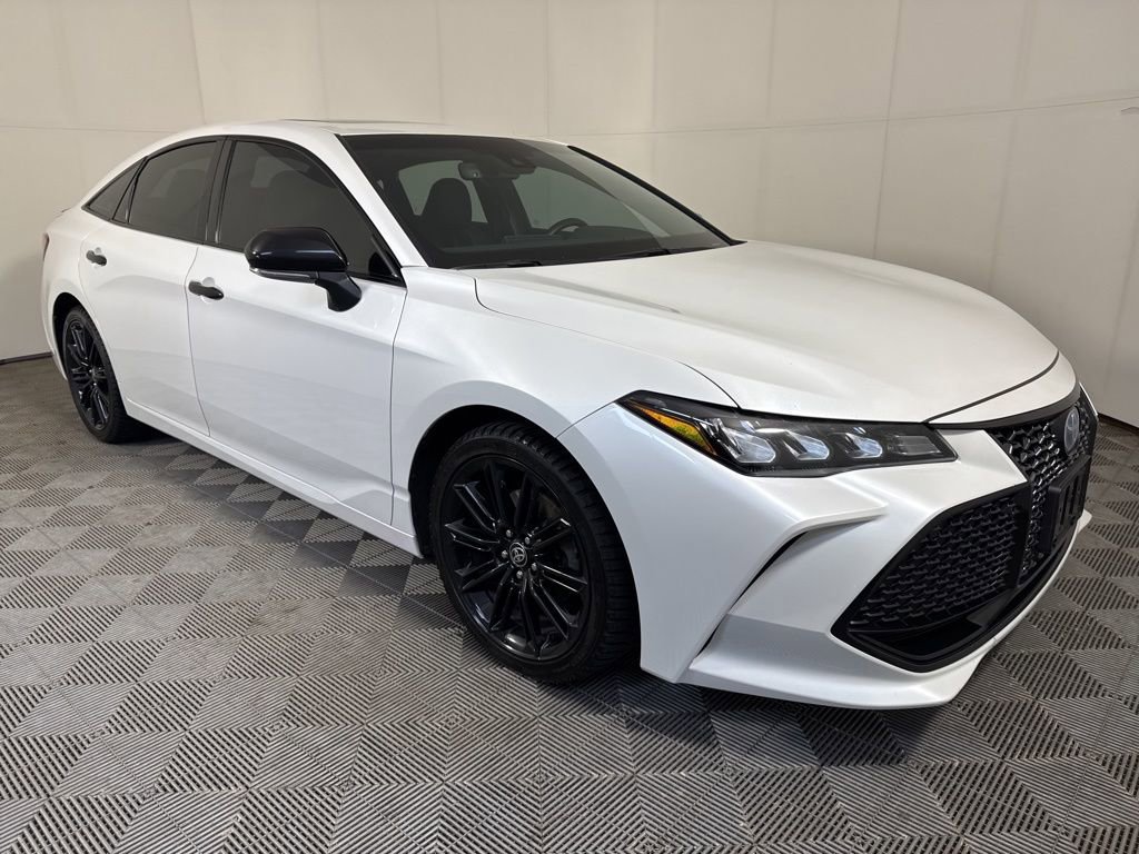 Used 2022 Toyota Avalon XSE FWD image 11
