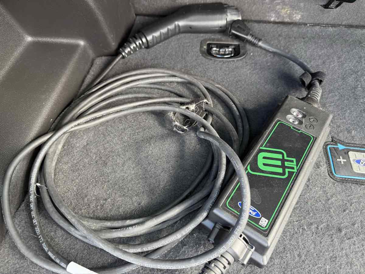 Used 2013 Ford C-MAX Energi SEL image 19