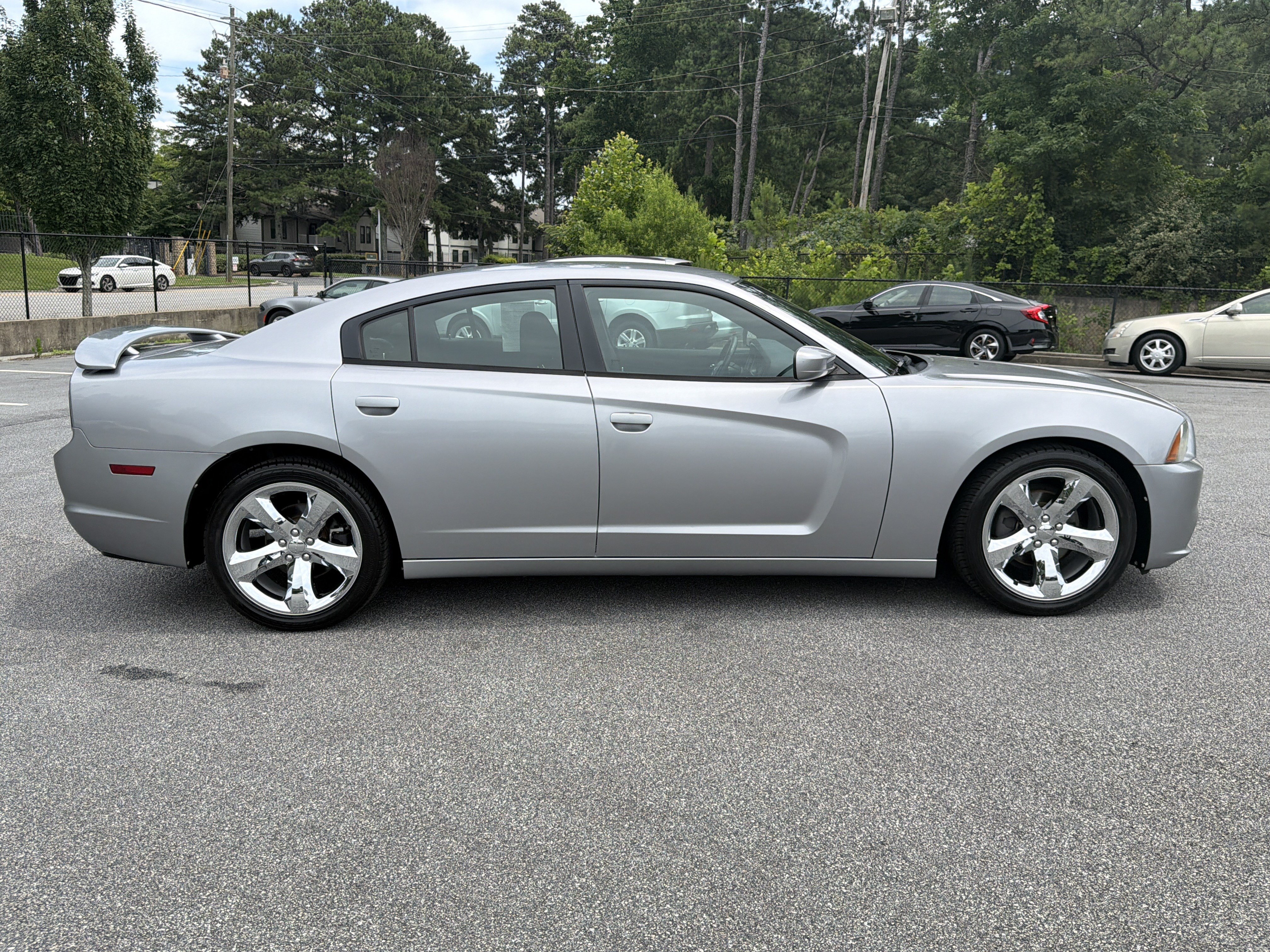 Used 2013 Dodge Charger SE w/ Connectivity Group RWD image 9