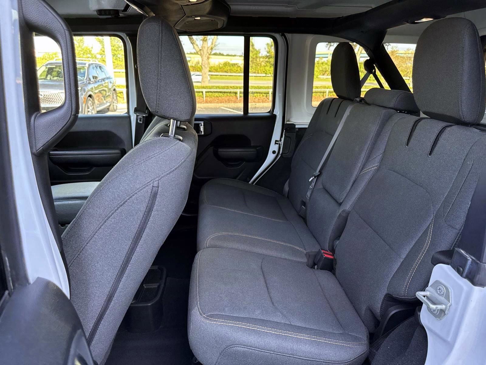 Used 2024 Jeep Wrangler Unlimited image 14