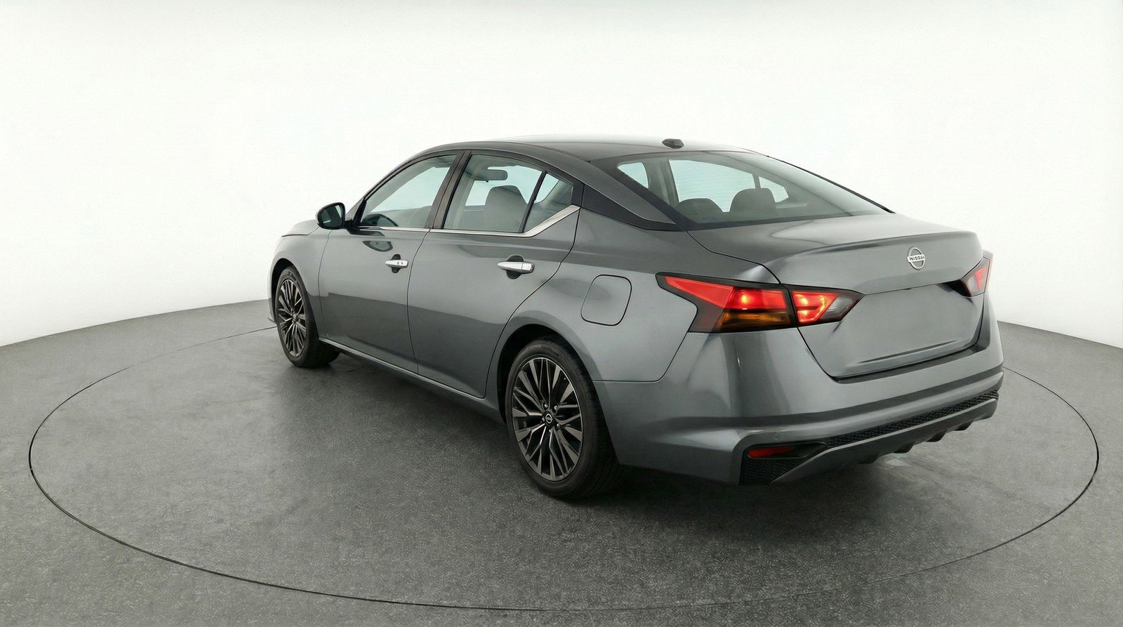 Used 2025 Nissan Altima 2.5 SV image 6