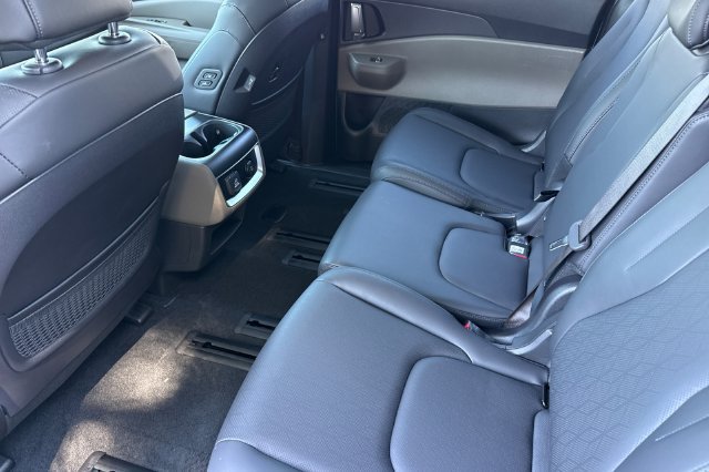 New 2027 Kia Carnival SX FWD image 14