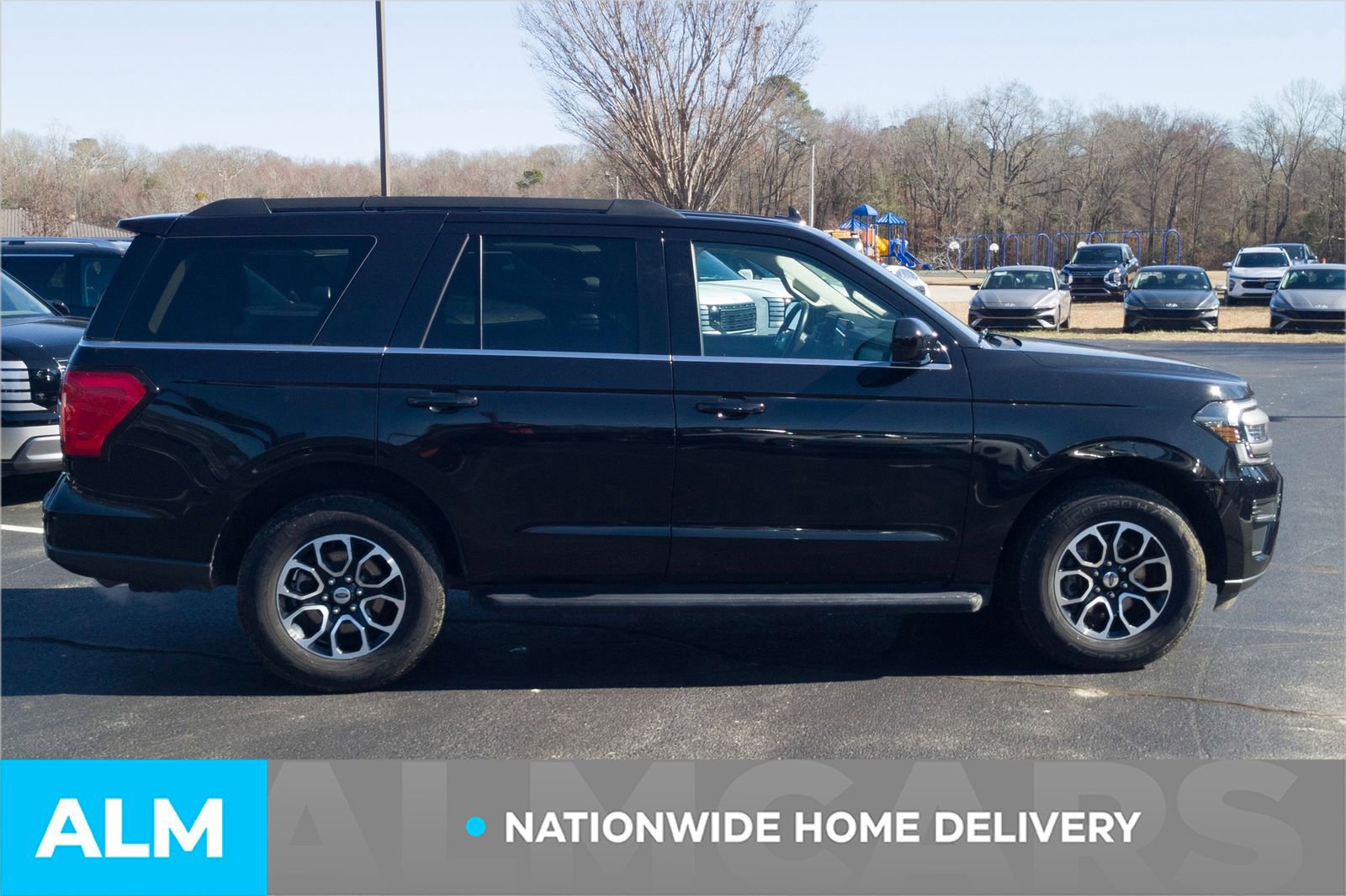 Used 2024 Ford Expedition XLT AWD/4WD image 5