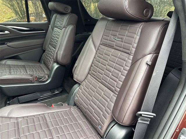 Used 2023 Cadillac Escalade Sport Platinum w/ LPO, ONYX Package image 15