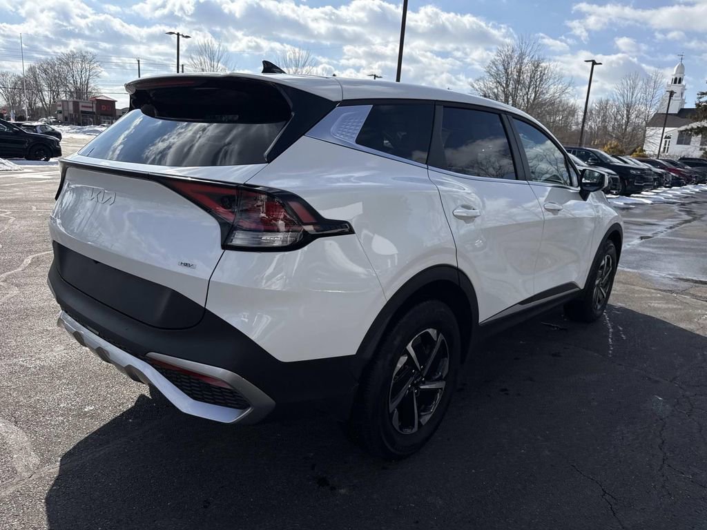 Used 2024 Kia Sportage LX image 8