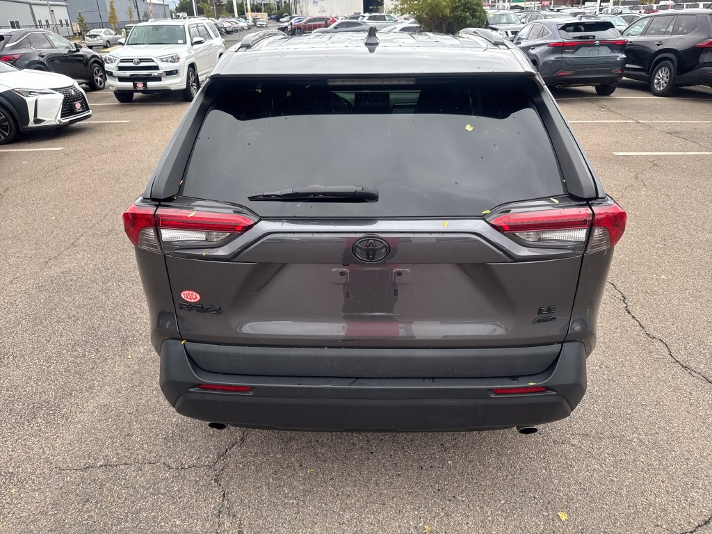 Used 2021 Toyota RAV4 LE AWD/4WD image 6