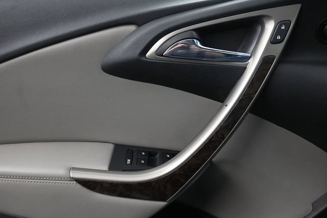 Used 2012 Buick Verano FWD image 23