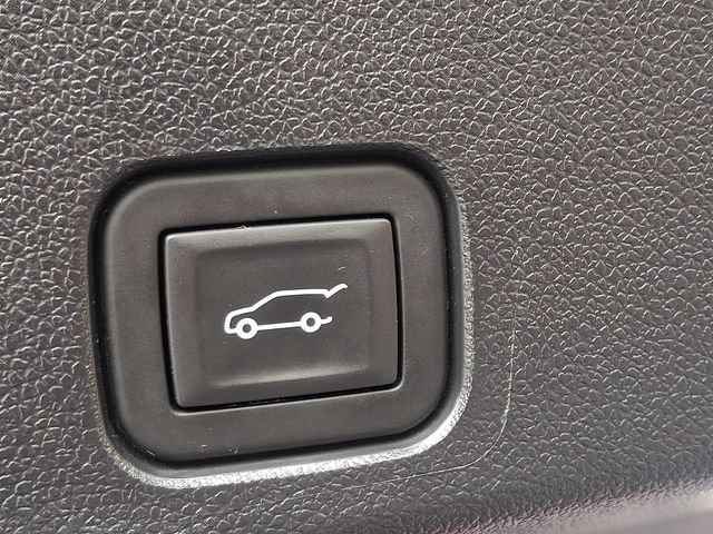 Used 2025 Chevrolet Traverse Z71 AWD/4WD image 30