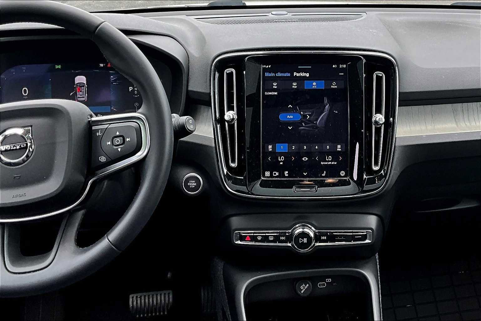 Used 2025 Volvo XC40 B5 Plus w/ Protection Package Premier image 6