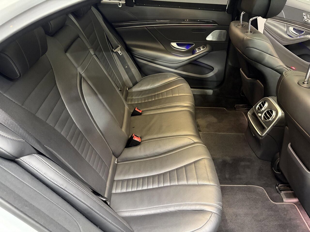 Used 2020 Mercedes-Benz S 560 Sedan image 33
