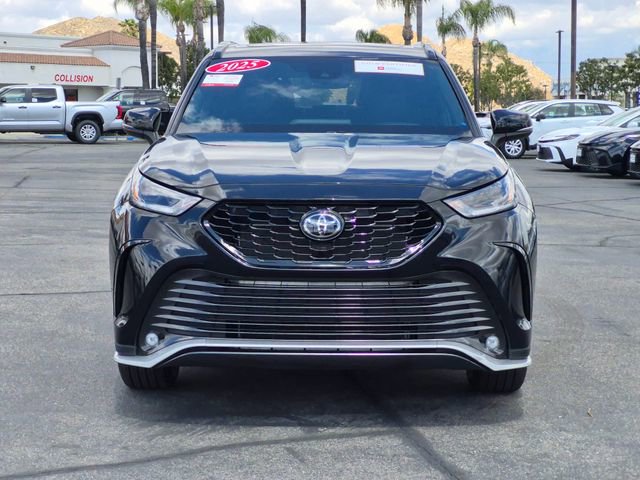 Used 2025 Toyota Highlander XSE image 2