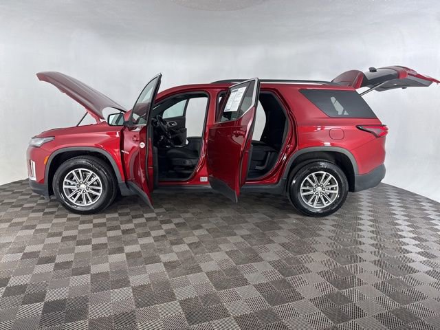 Used 2023 Chevrolet Traverse LT image 11