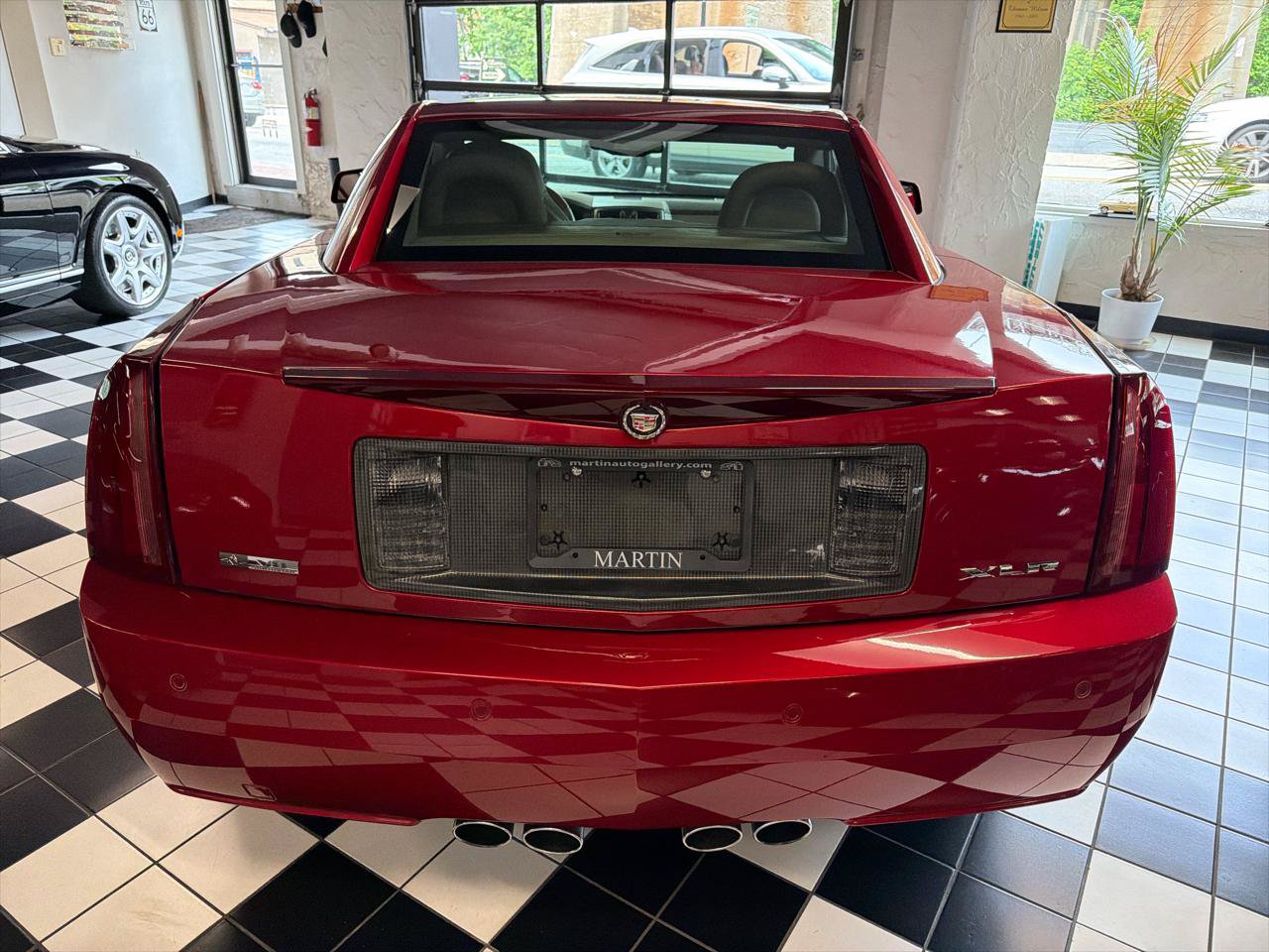 Used 2005 Cadillac XLR RWD image 6