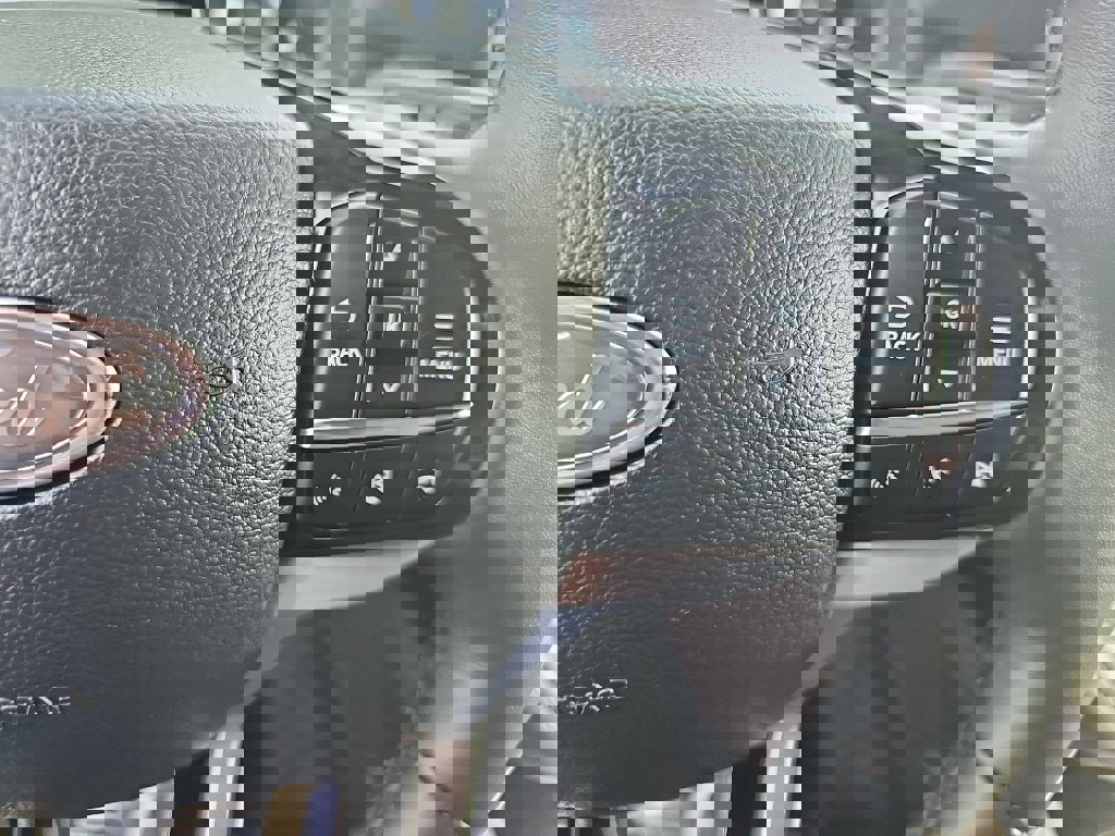 Used 2025 Ford Explorer Platinum w/ LUX Leather Package image 13