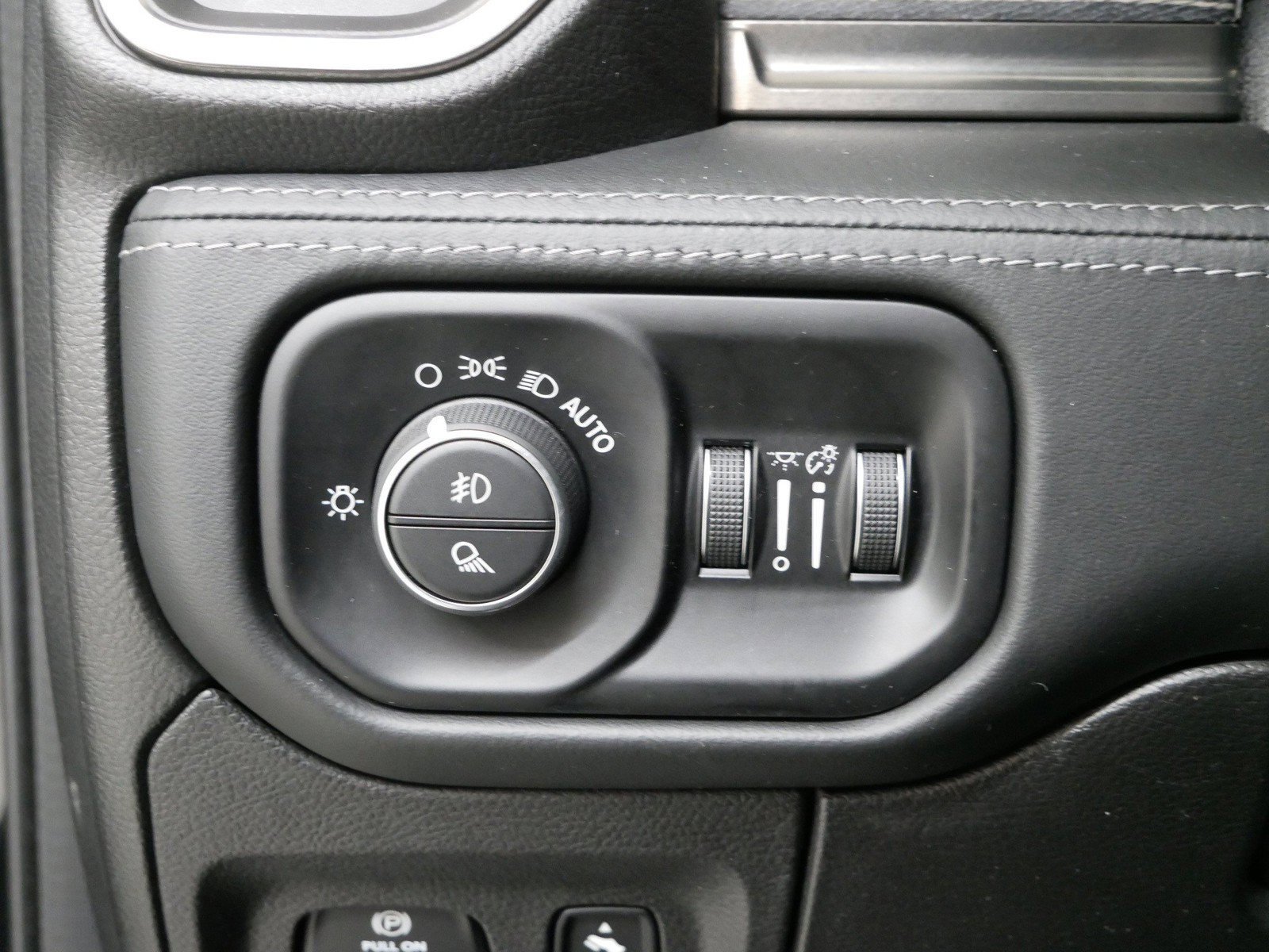 Used 2019 RAM 1500 Limited w/ Body Color Bumper Group AWD/4WD image 16