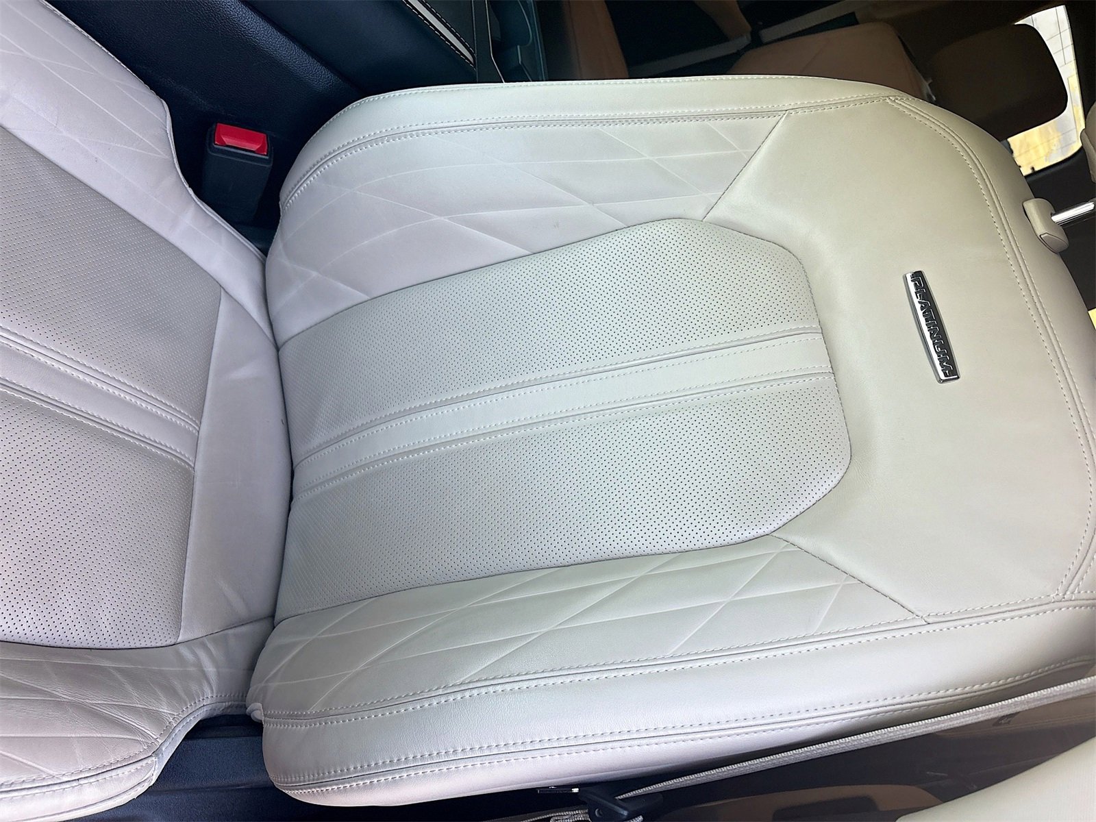 Used 2022 Ford Expedition Platinum image 20