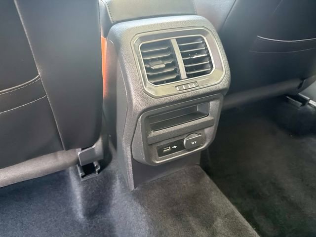 Used 2018 Volkswagen Tiguan SEL Premium AWD/4WD image 16