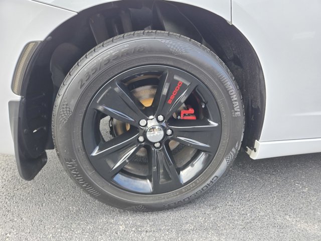 Used 2017 Dodge Charger SXT RWD image 40