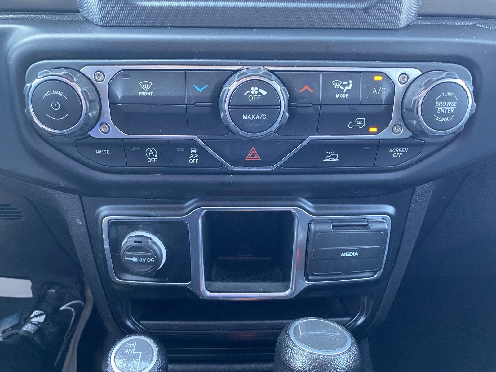 Used 2022 Jeep Gladiator Sport AWD/4WD image 22