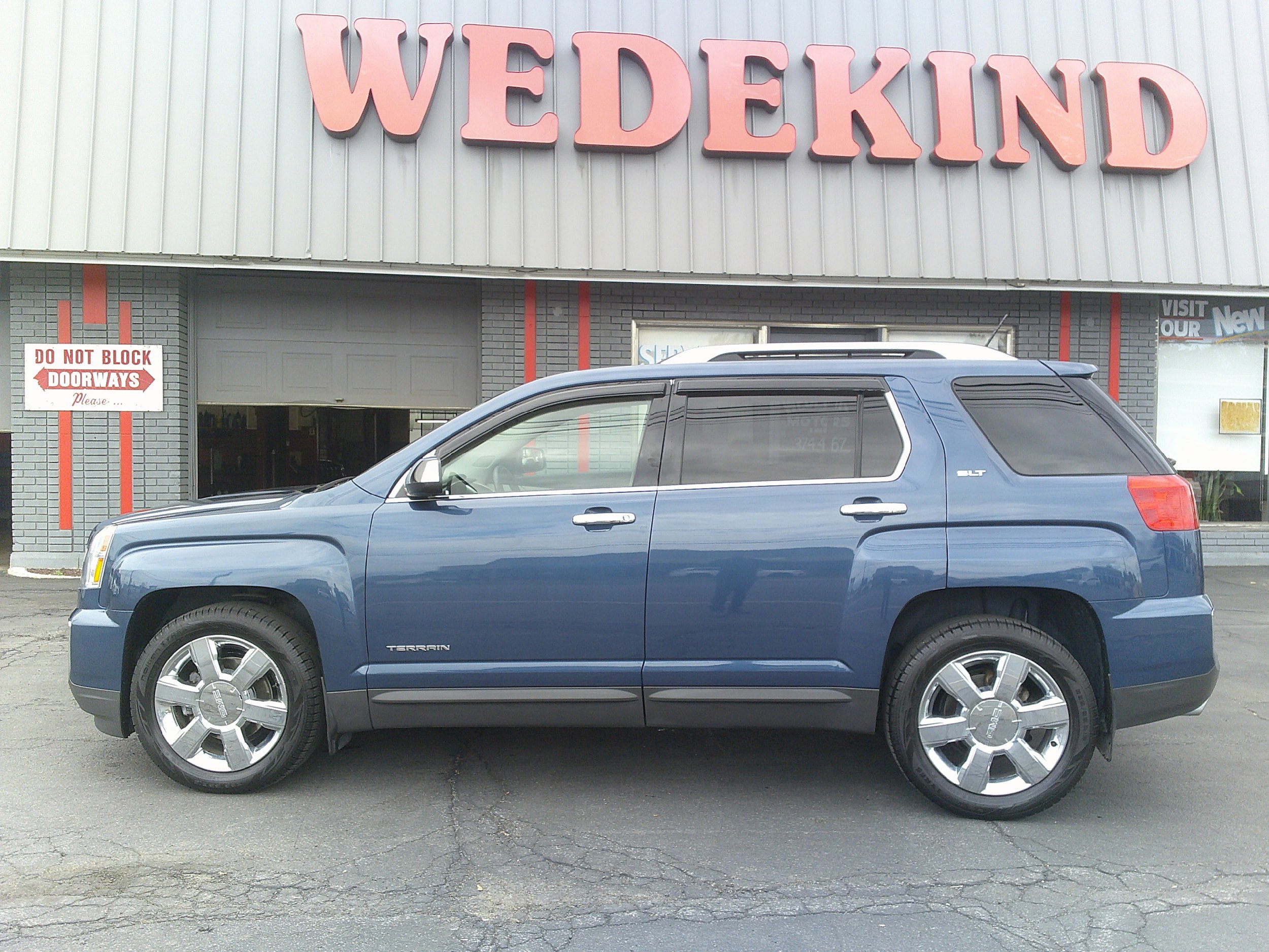 Used 2016 GMC Terrain SLT w/ Open Road Package AWD/4WD image 4