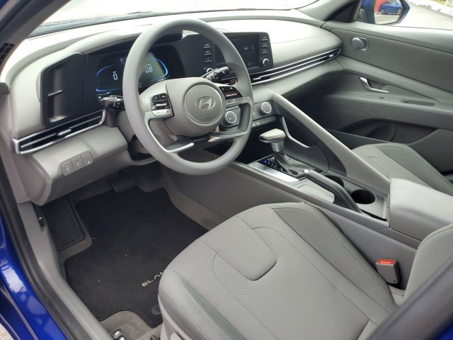 Used 2024 Hyundai Elantra SE image 19