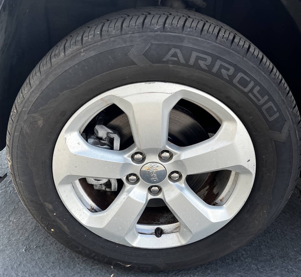 Used 2019 Jeep Compass Latitude AWD/4WD image 7