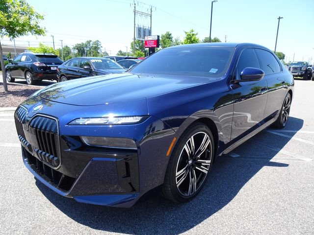 Used 2026 BMW 760i xDrive w/ Executive Package AWD/4WD image 8