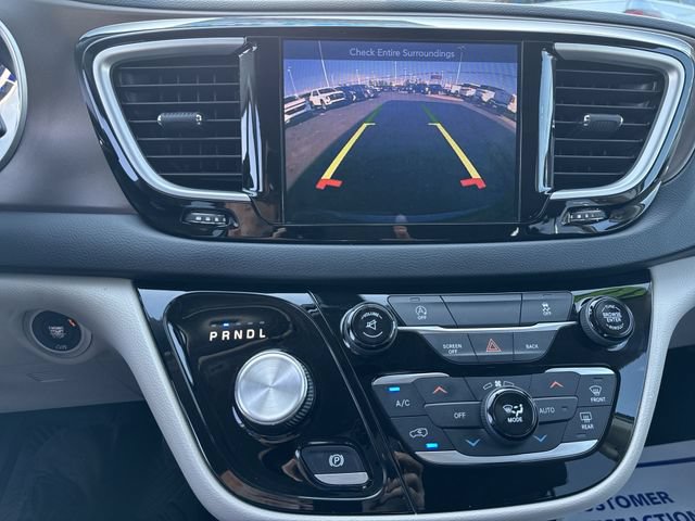 Used 2017 Chrysler Pacifica Touring Plus FWD image 23