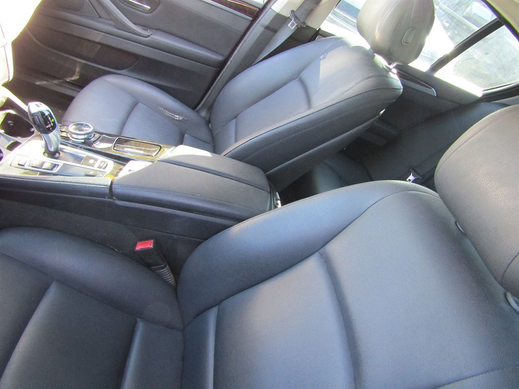 Used 2015 BMW 528i Sedan RWD image 9