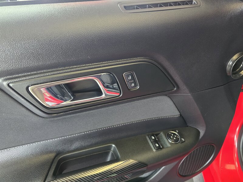 Used 2017 Ford Mustang Coupe RWD image 14