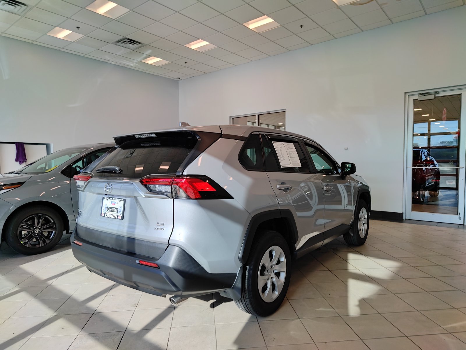 Used 2024 Toyota RAV4 LE AWD/4WD image 3