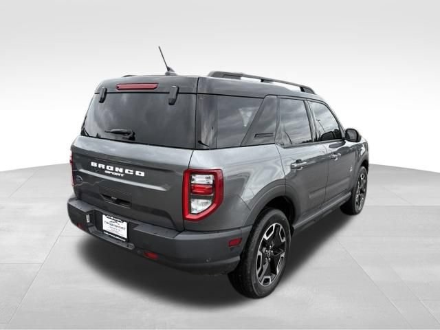 Used 2021 Ford Bronco Sport Outer Banks w/ Outer Banks Package (96D) AWD/4WD image 2