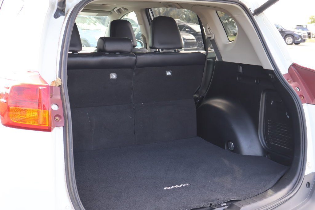 Used 2013 Toyota RAV4 Limited AWD/4WD image 10