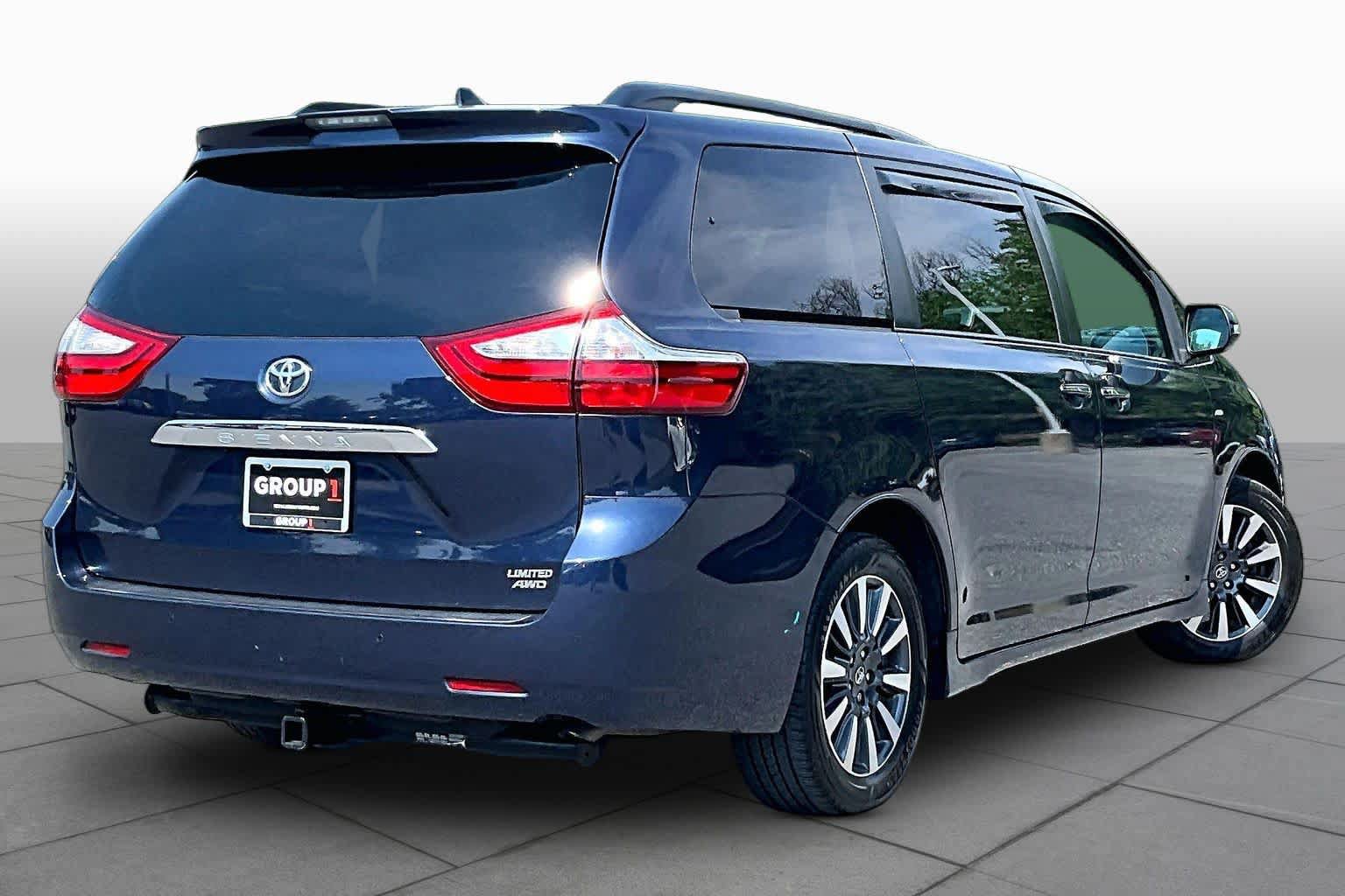 Used 2019 Toyota Sienna Limited Premium w/ Carpet Mat Package AWD/4WD image 13