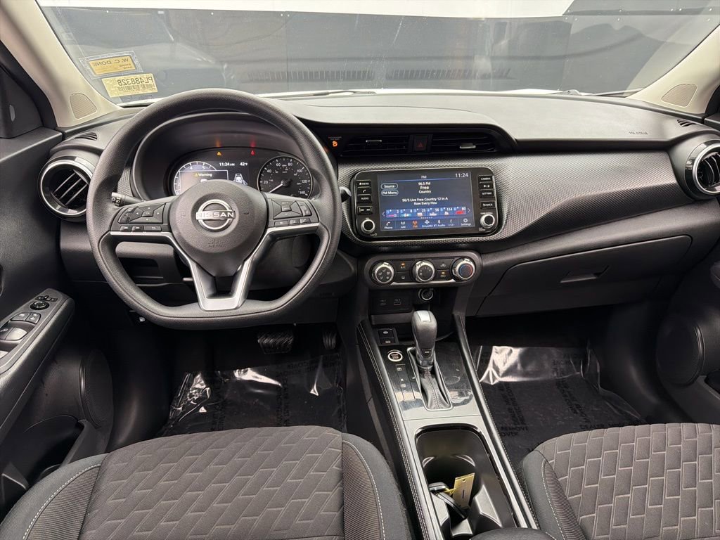 Used 2023 Nissan Kicks SV image 7