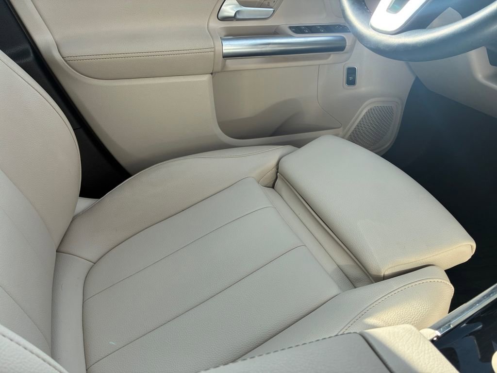 Used 2022 Mercedes-Benz GLA 250 4MATIC image 23