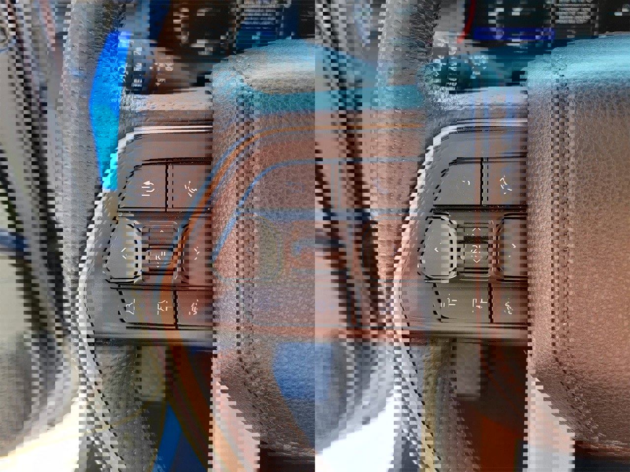 Used 2025 Toyota Tacoma TRD Off-Road image 19