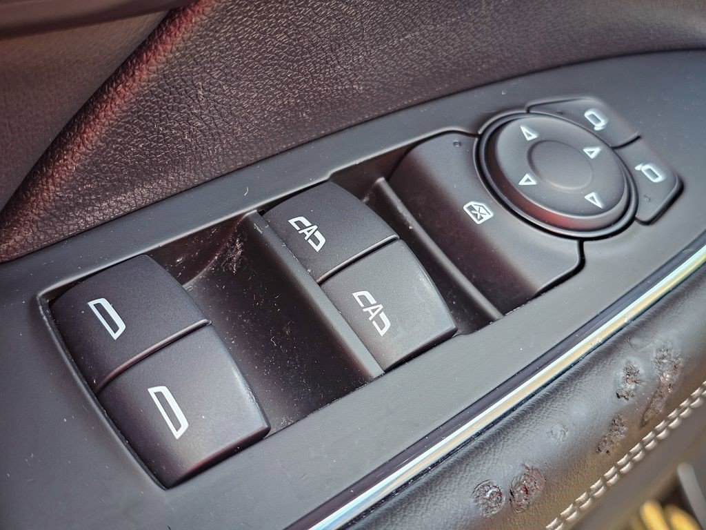 Certified 2023 Buick Envision Essence w/ Sport Touring Package image 9