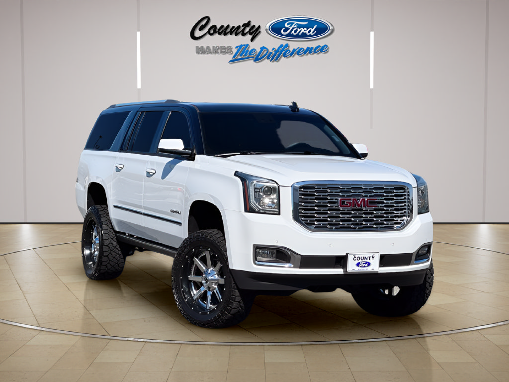 Used 2018 GMC Yukon XL Denali w/ Open Road Package AWD/4WD image 1