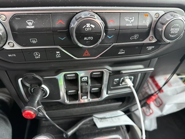 Used 2023 Jeep Gladiator Sport AWD/4WD image 7