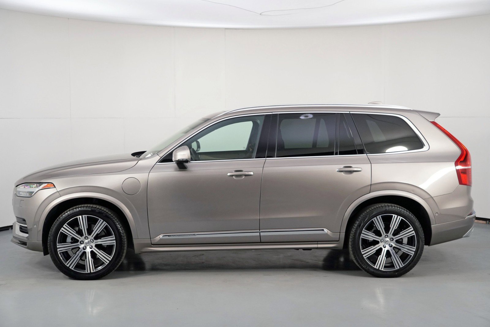 Used 2020 Volvo XC90 T8 Inscription w/ Protection Package image 53