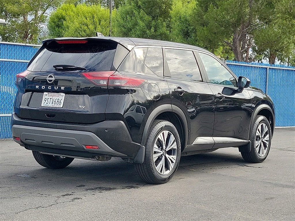 Used 2023 Nissan Rogue SV image 29