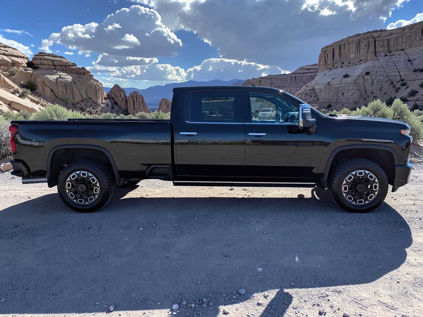 Used 2023 Chevrolet Silverado 3500 High Country w/ Z71 Off-Road Package AWD/4WD image 7