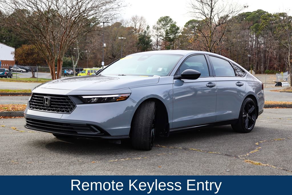Used 2025 Honda Accord Sport image 3