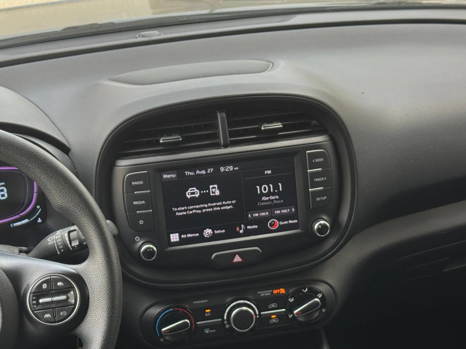 Used 2025 Kia Soul LX w/ LX Technology Package FWD image 16