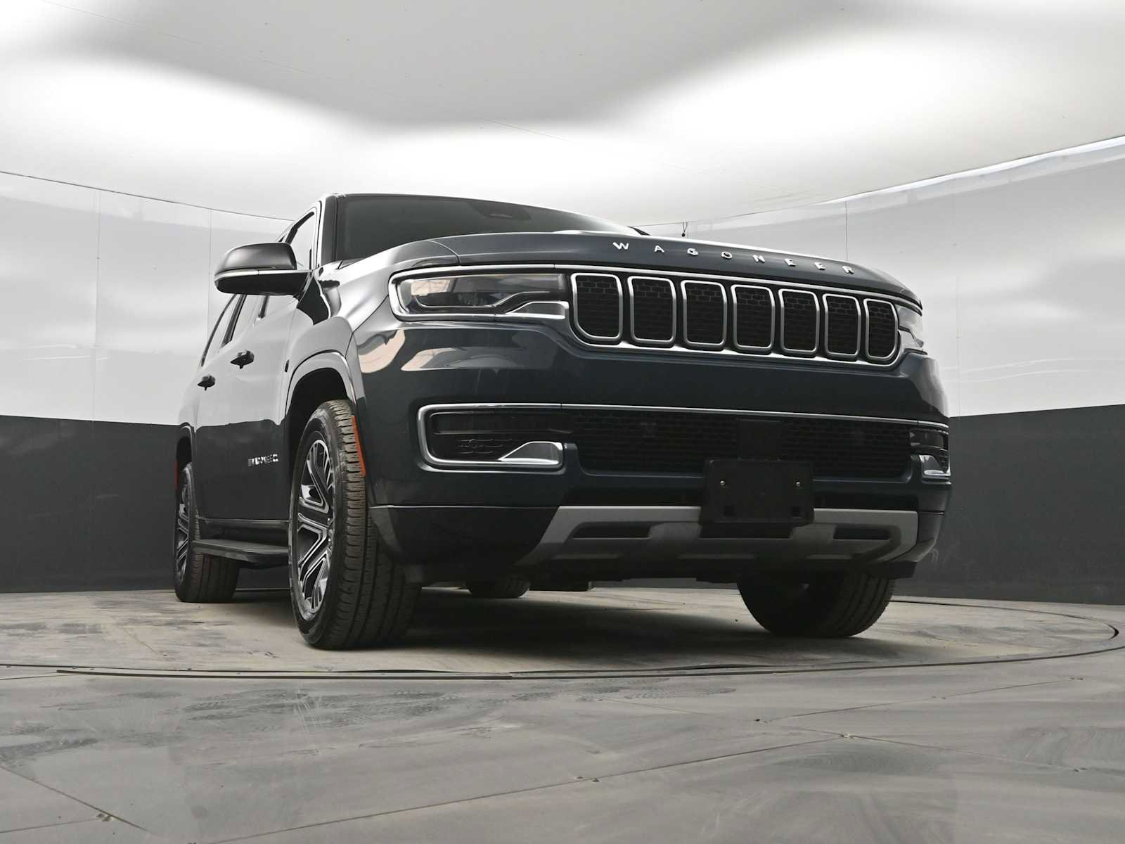 Used 2024 Jeep Wagoneer L Series II w/ Flexible Seating Group image 31