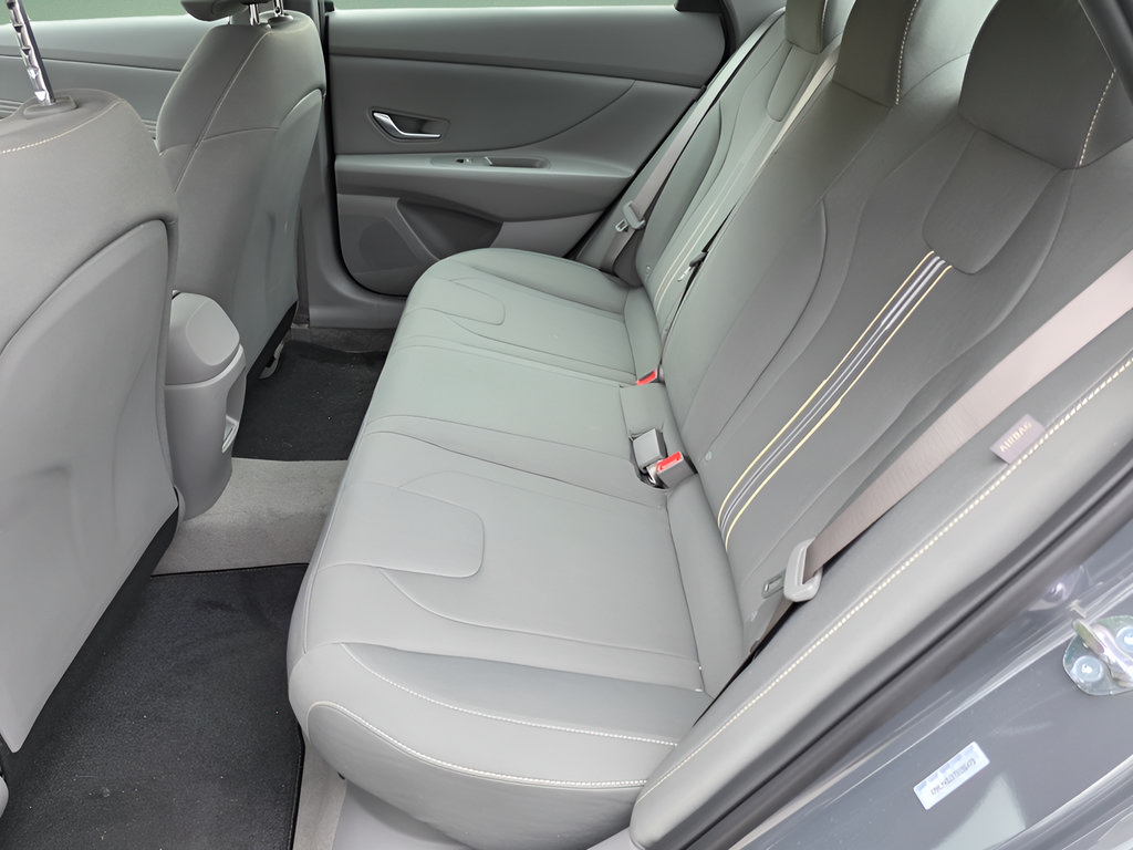 New 2026 Hyundai Elantra SEL FWD image 11