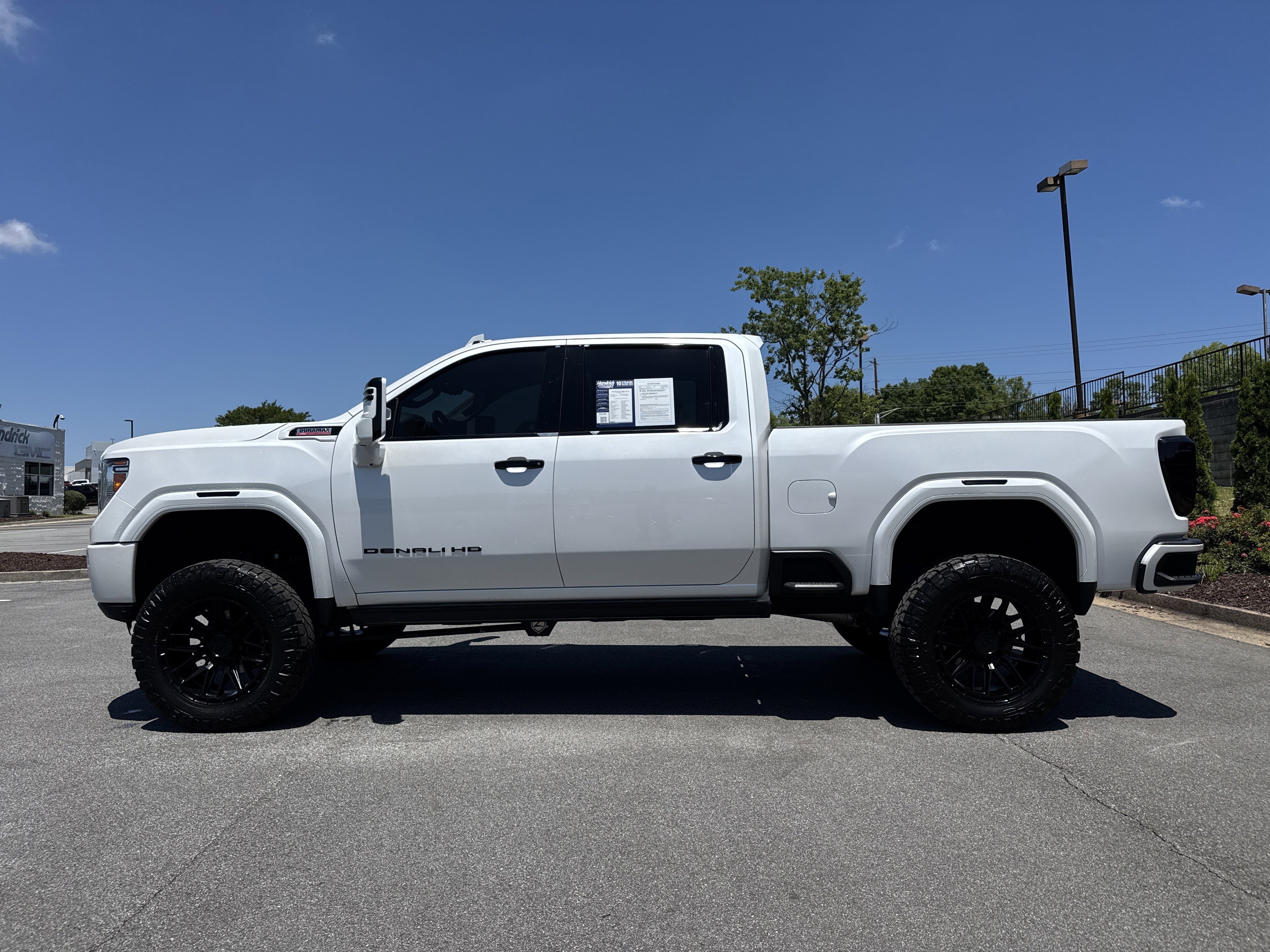 Used 2022 GMC Sierra 2500 Denali w/ Denali Ultimate Package AWD/4WD image 7
