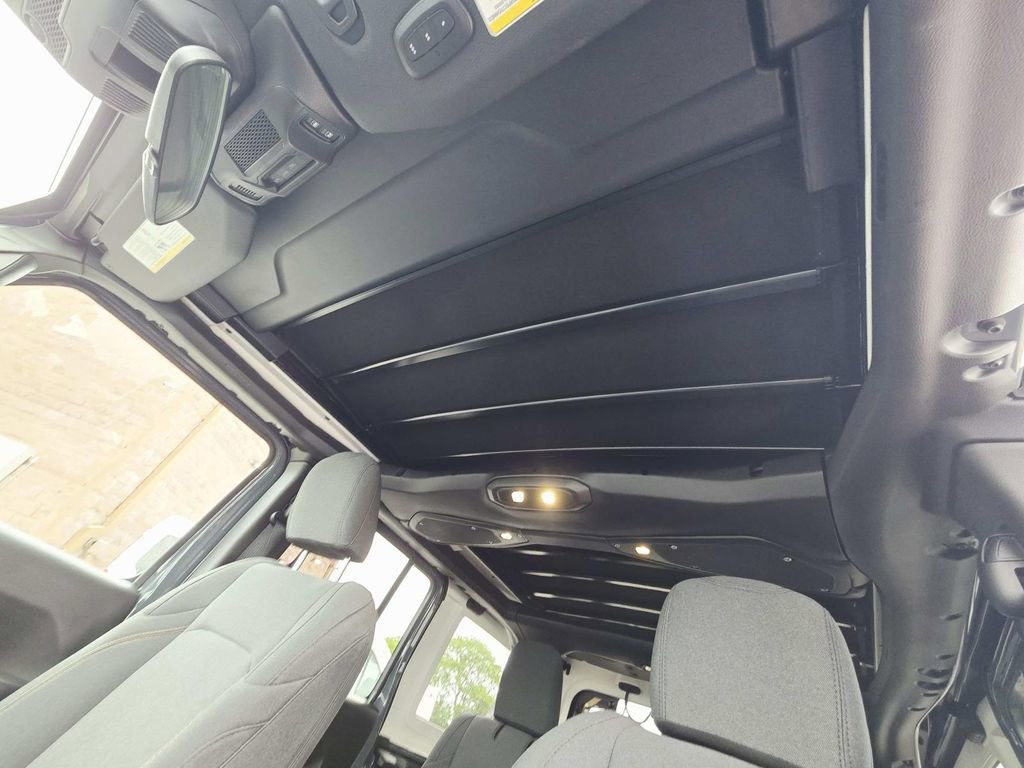 Used 2025 Jeep Wrangler Unlimited Sport AWD/4WD image 14